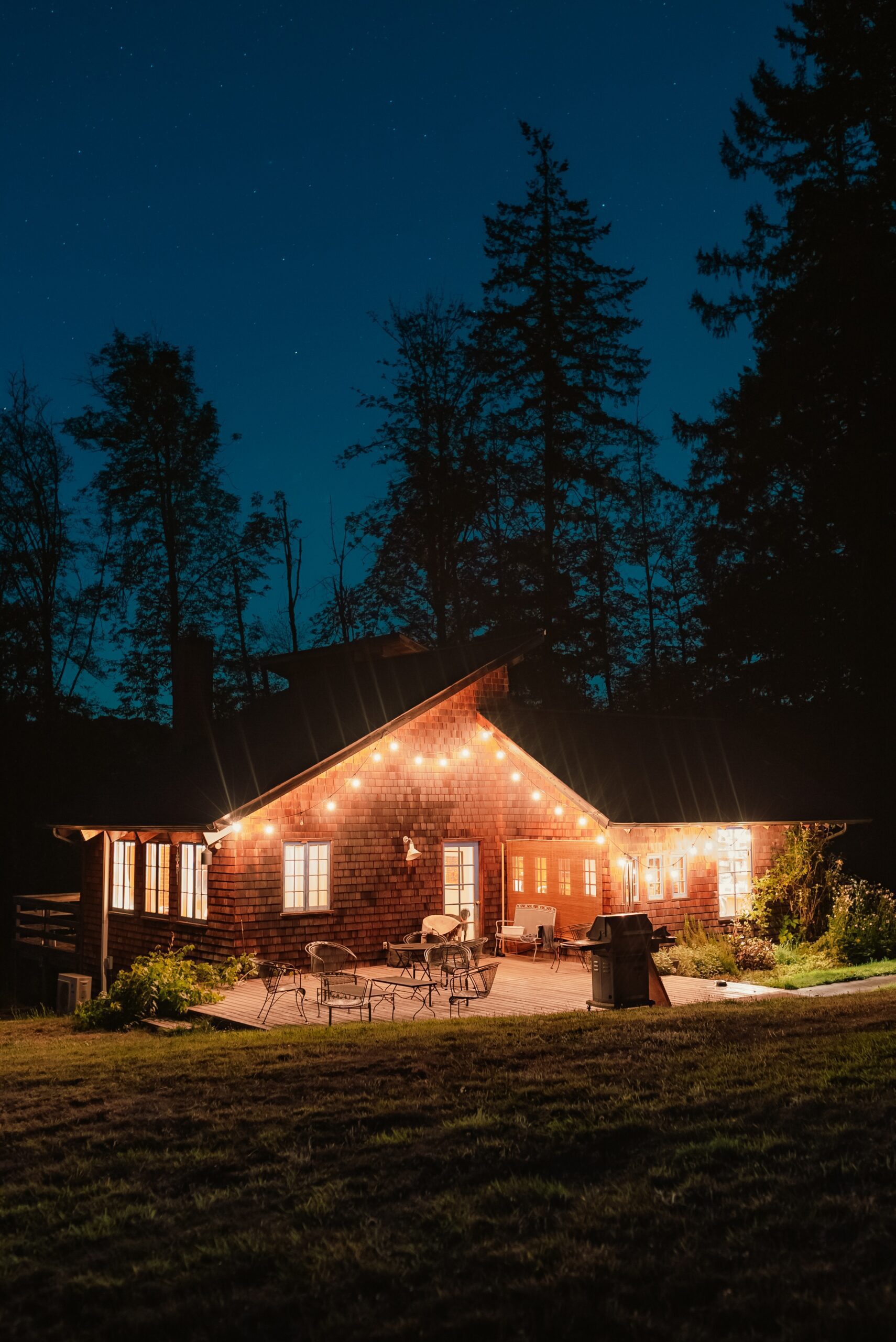 pexels-josh-hild-13582360 exterior design